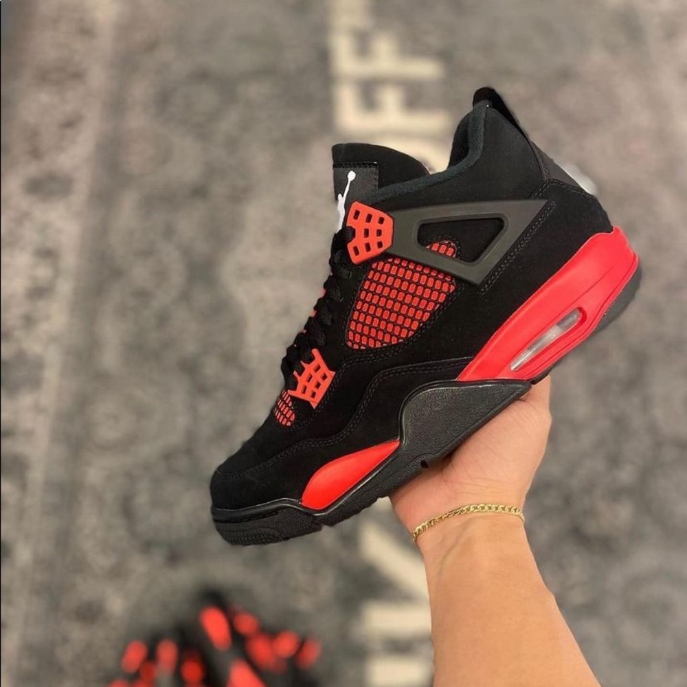 Meet your Posher, Maddox